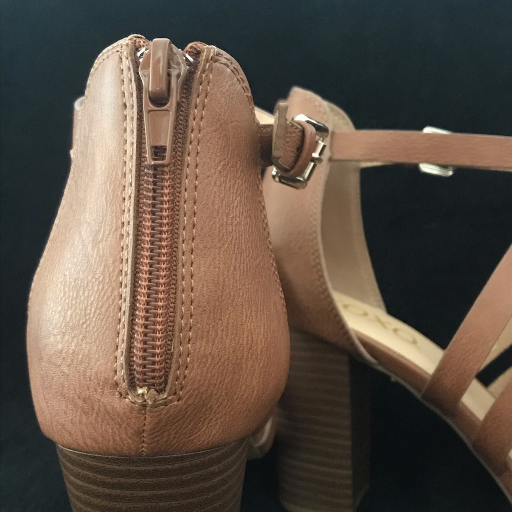 XOXO TAN OPEN TOE HEELS - Picture 8 of 10